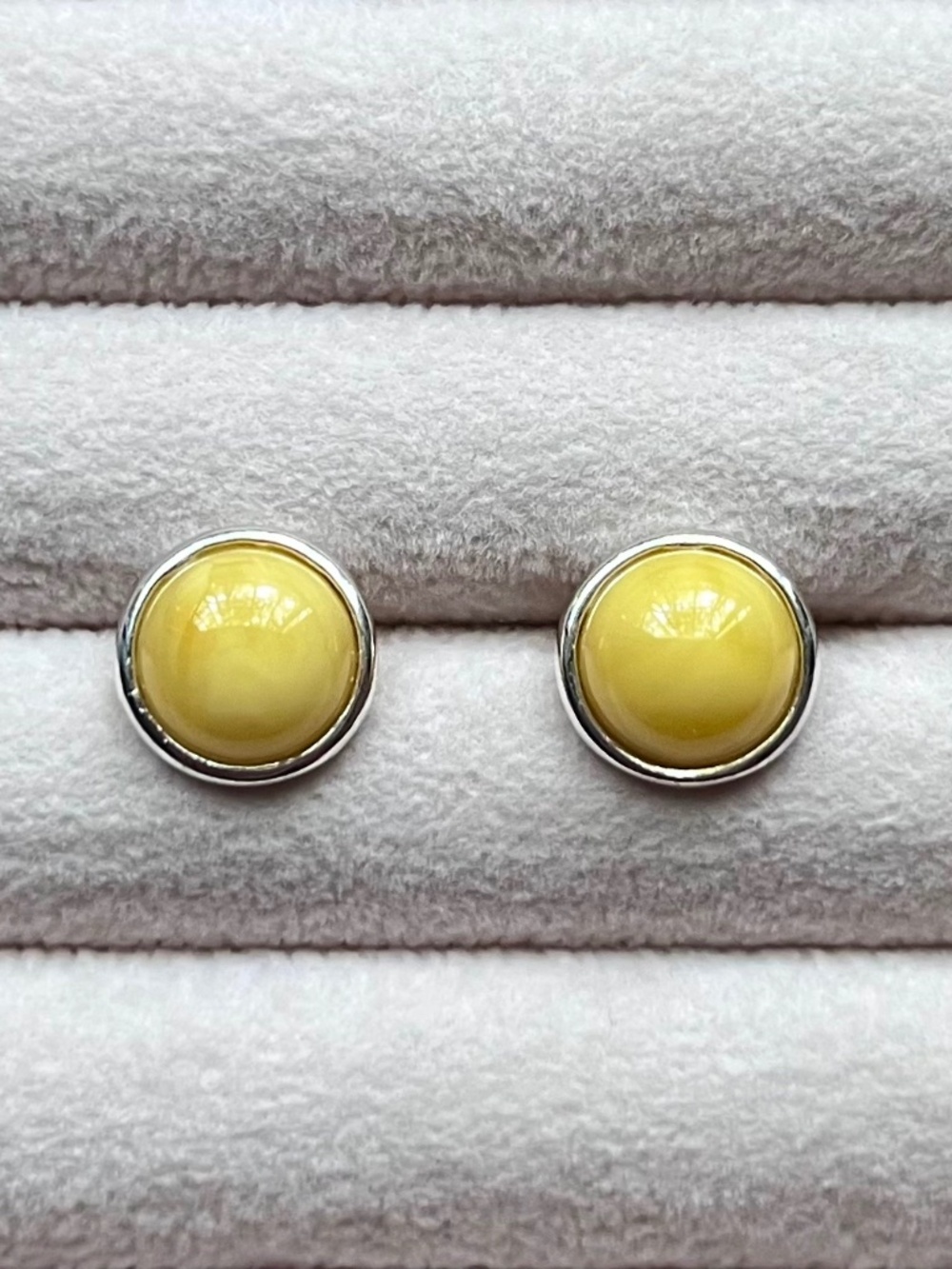 E060 | Genuine Amber Large Bezel Set Studs